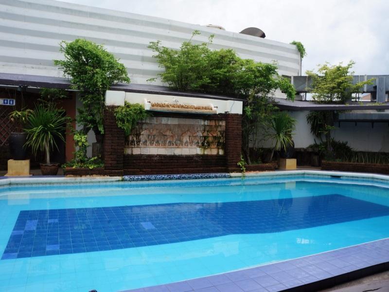 Petchkasem Grand Hotel Surin Exterior foto