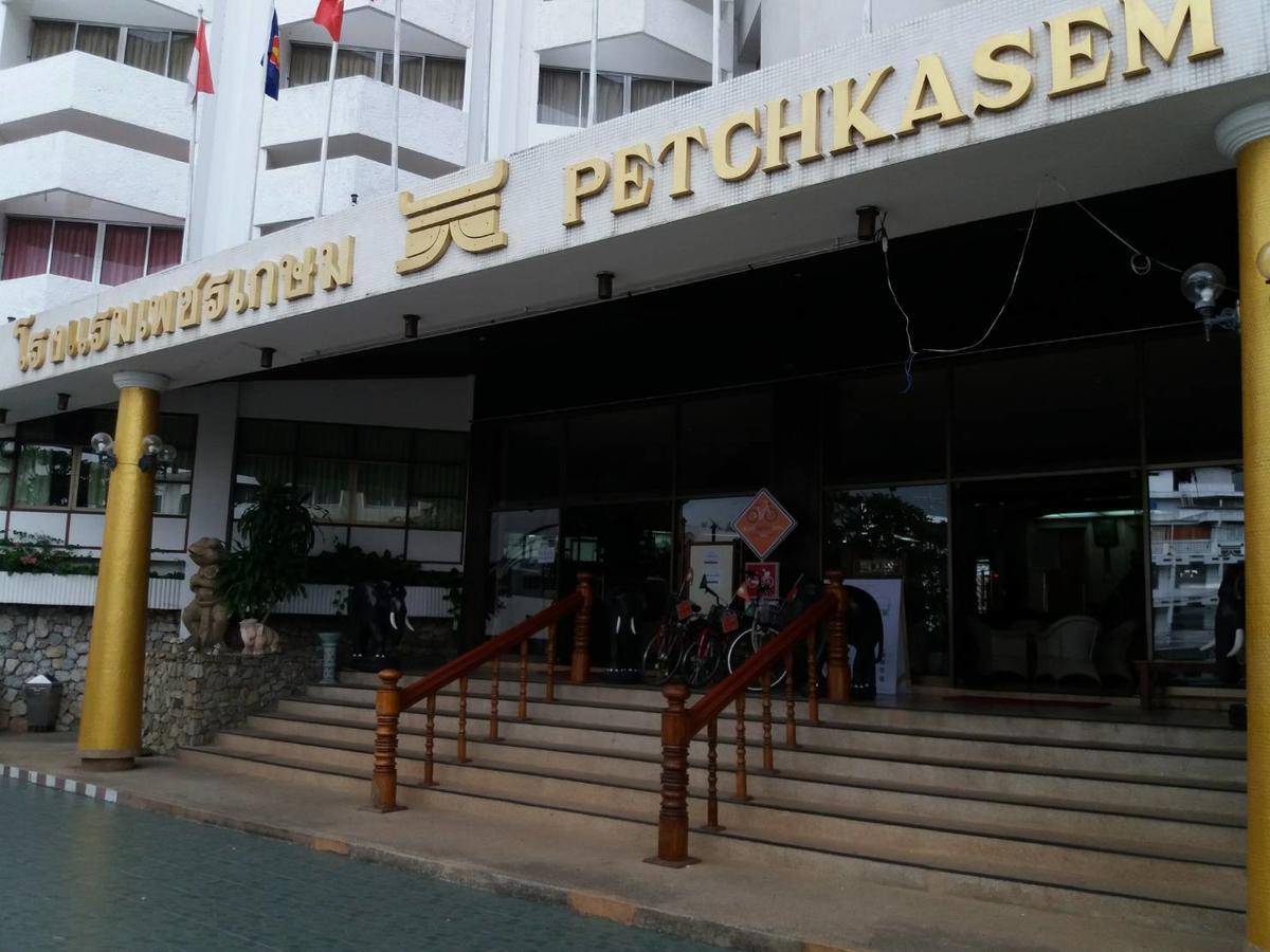 Petchkasem Grand Hotel Surin Exterior foto